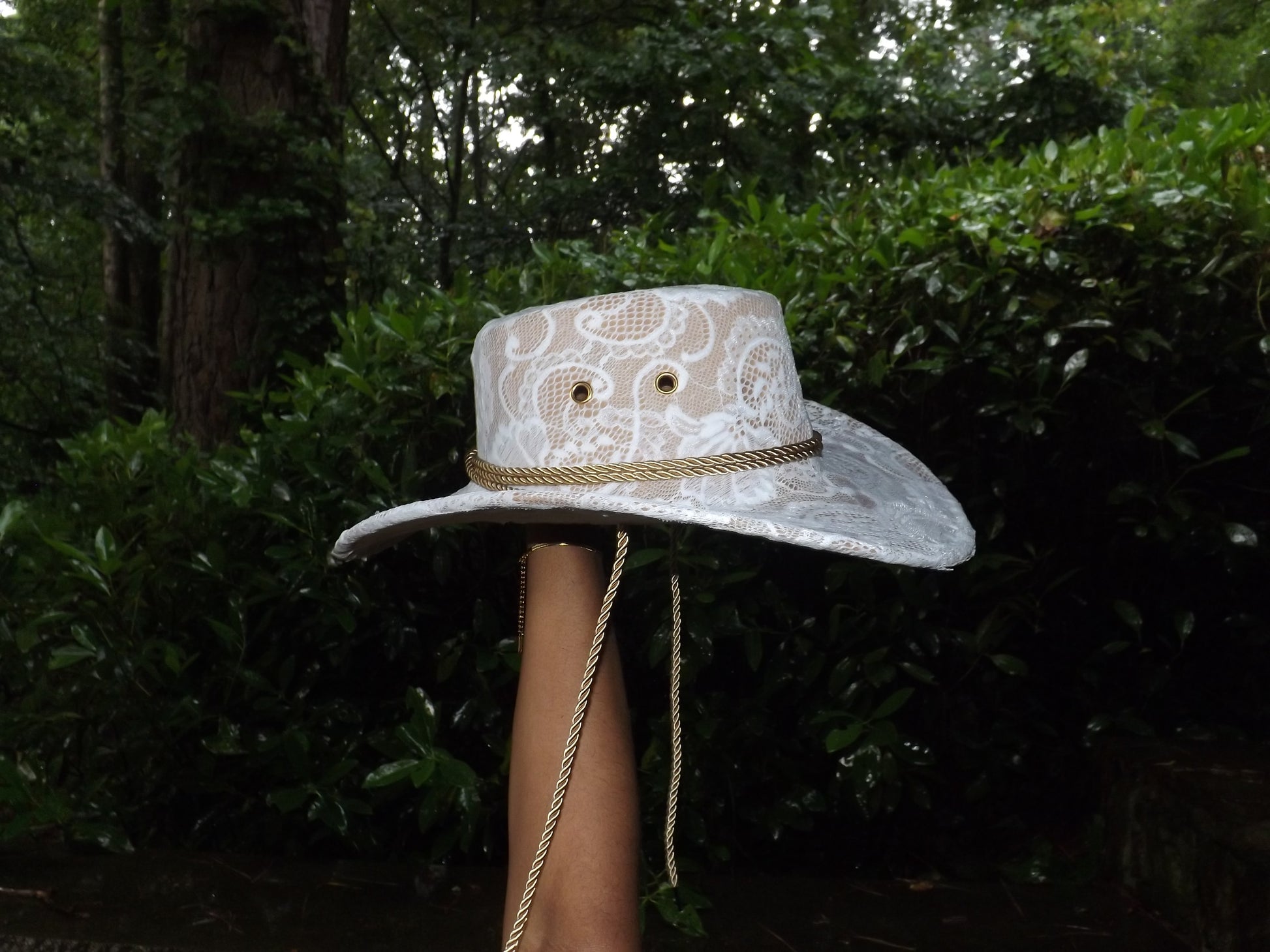Lace Cowgirl Hat in White & Gold
