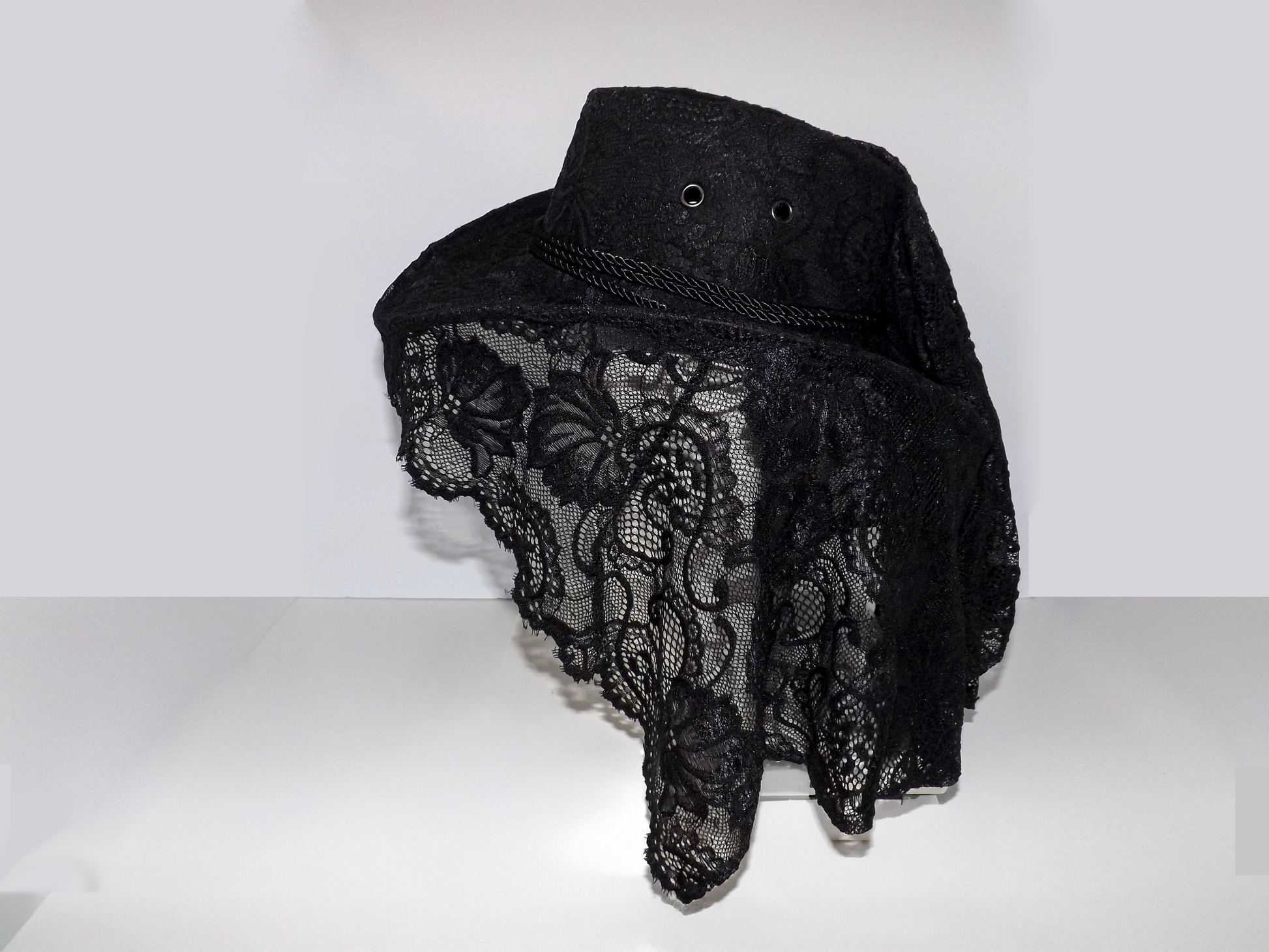 Lace Cowgirl Hat in Black