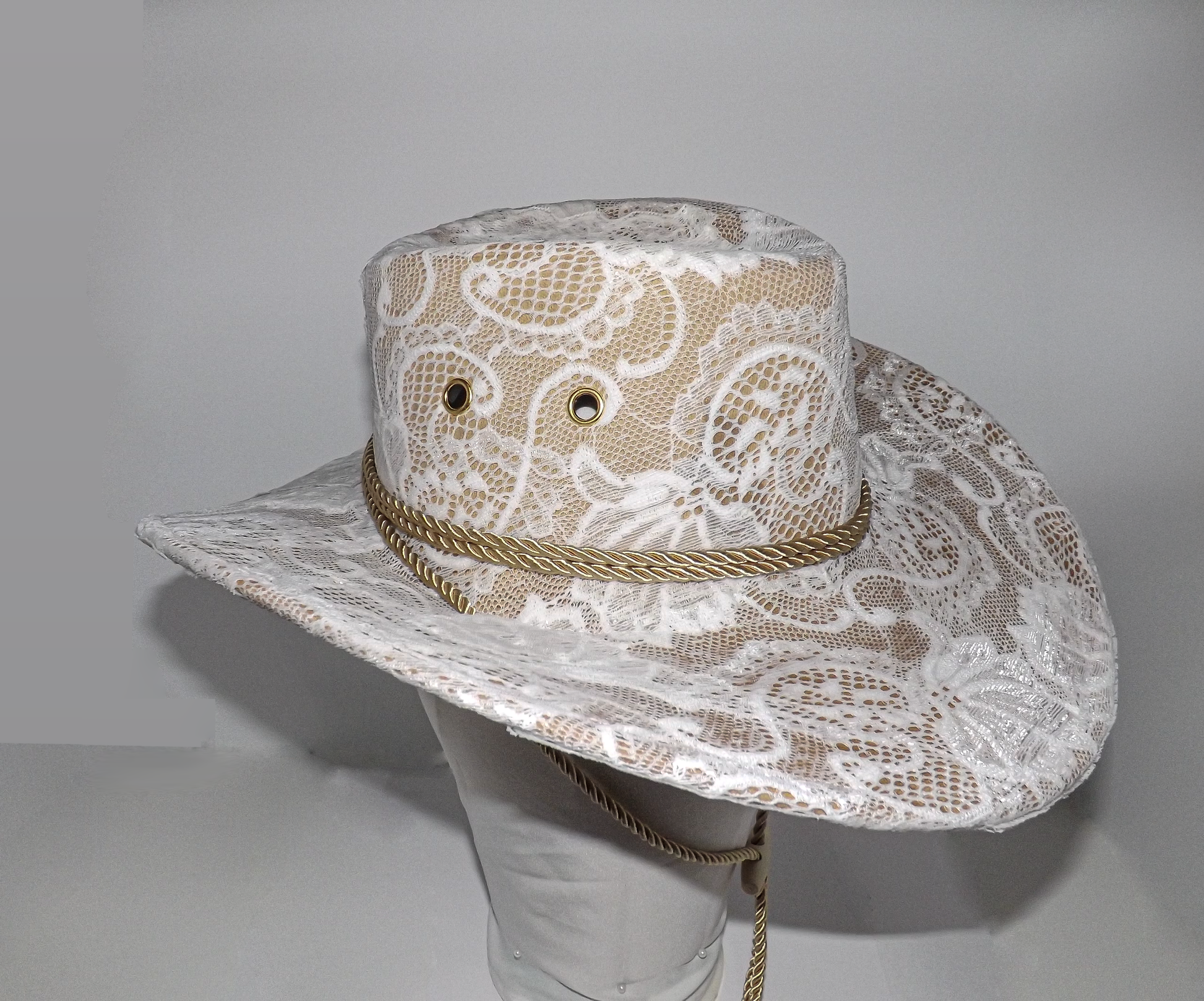 Lace Cowgirl Hat in White & Gold